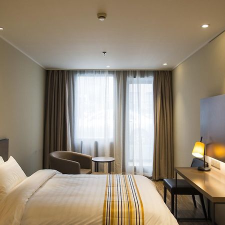 Home Inn Plus Shanghai Zhangjiang Park Eksteriør billede