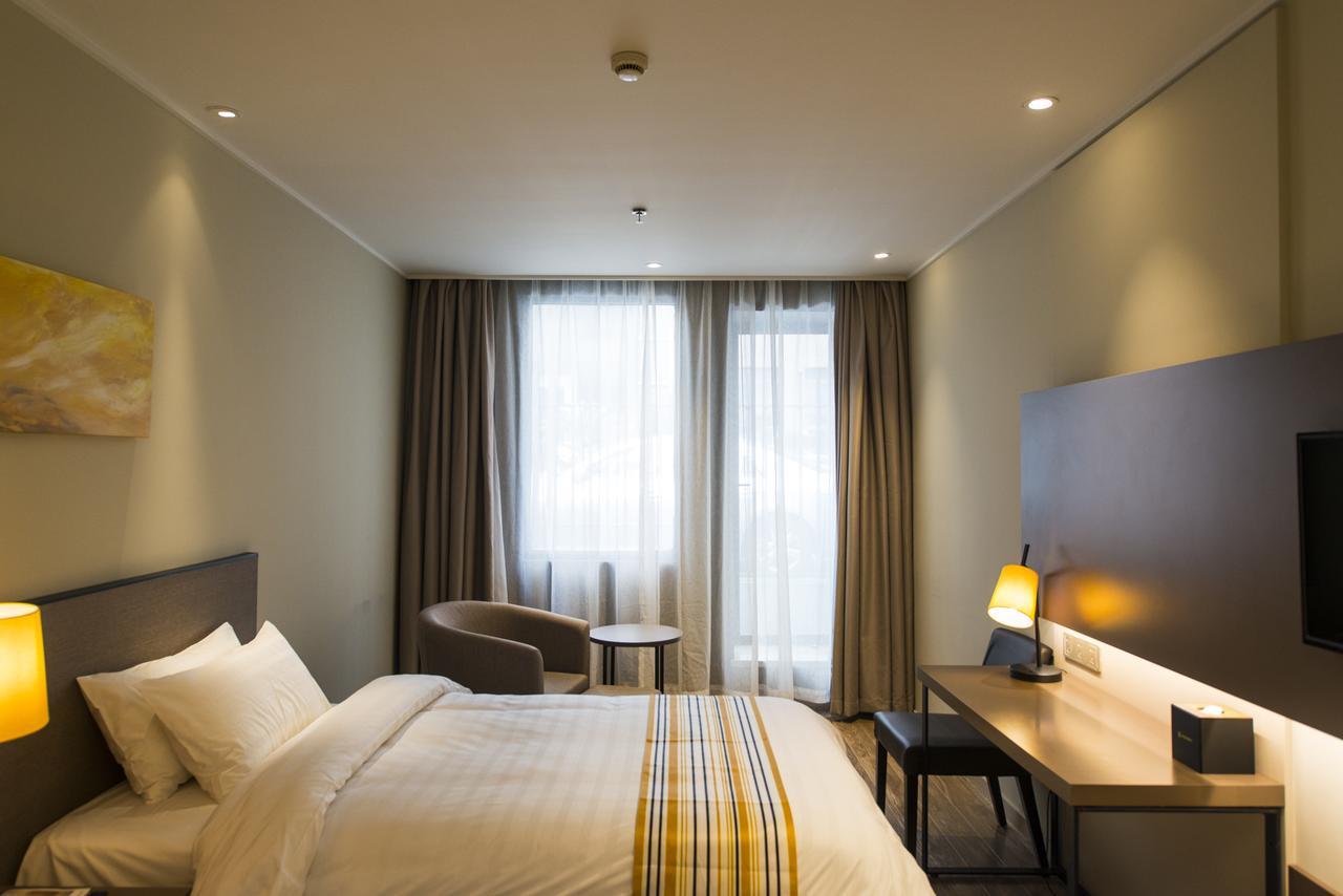 Home Inn Plus Shanghai Zhangjiang Park Eksteriør billede