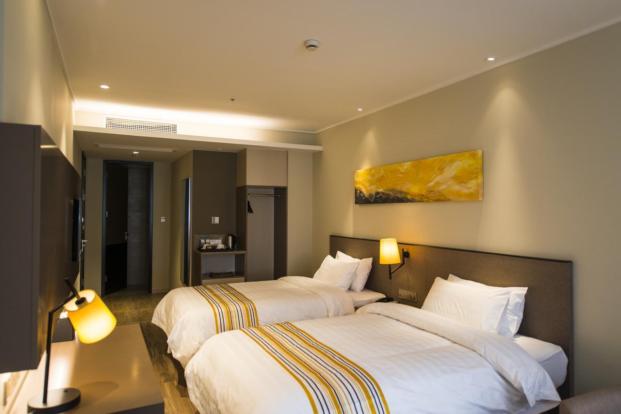 Home Inn Plus Shanghai Zhangjiang Park Eksteriør billede
