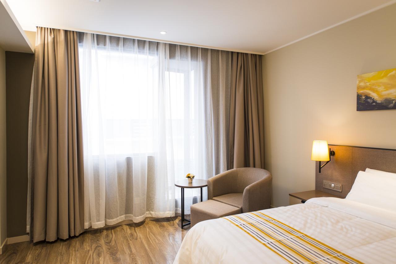 Home Inn Plus Shanghai Zhangjiang Park Eksteriør billede