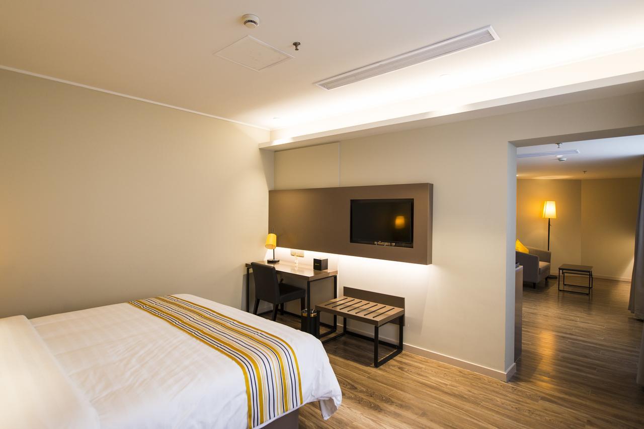 Home Inn Plus Shanghai Zhangjiang Park Eksteriør billede